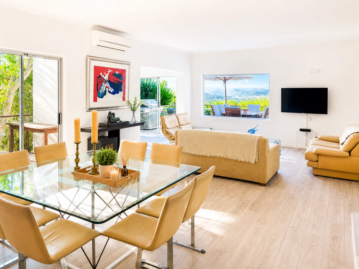 Toplis Sea and Mountain Vista dining area view 1
